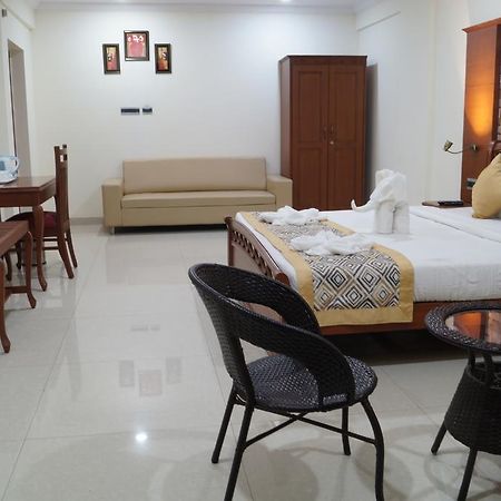 Pastina Beach Resort Goa Exterior foto